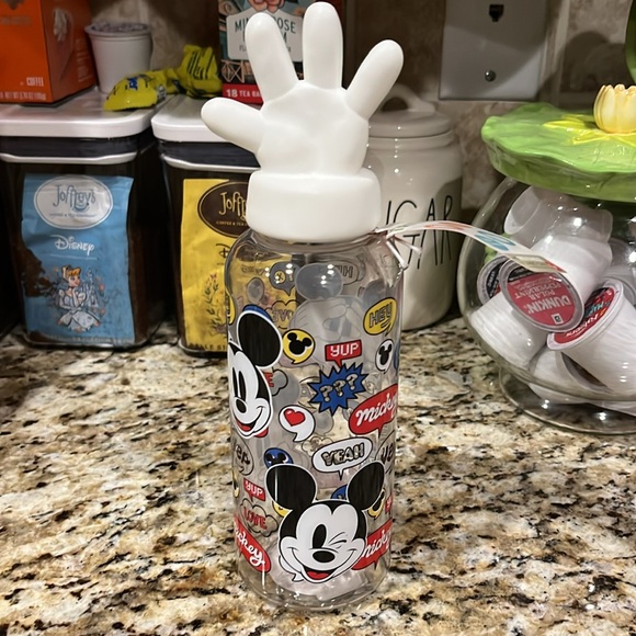 Disney Mickey Mouse Tritan Reusable Bottle 19.24 Oz New - Picture 3 of 10
